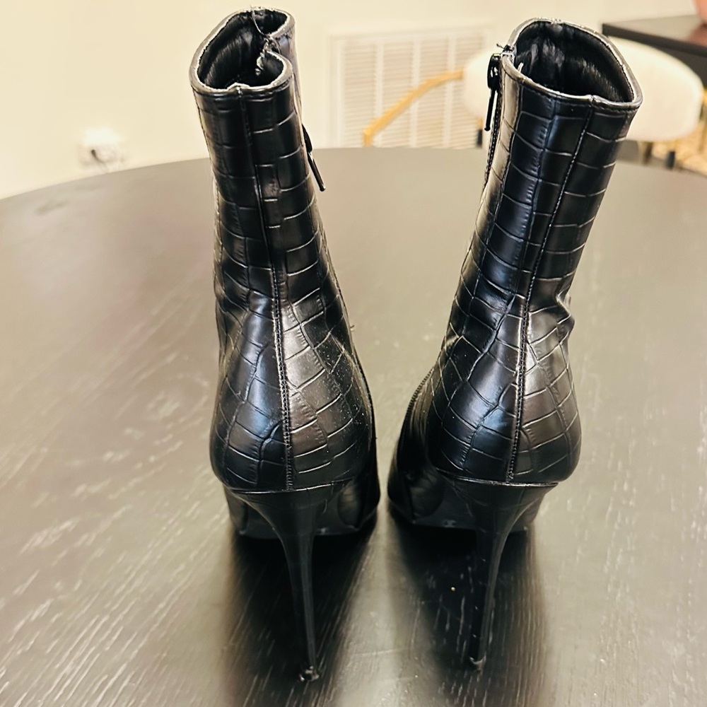 FASHION NOVA “Last Minute Booties” - Picture 8 of 9